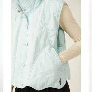 FP Movement Quinn Quilted Puffer Vest SIZE: XS COLOR: Brushed Sail (NWOT)